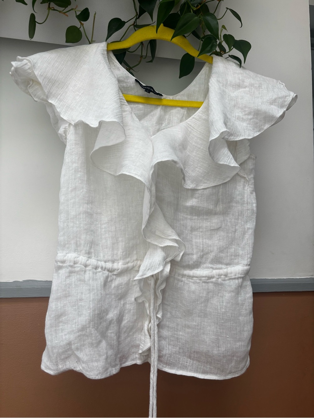 100% linen Lafayette 148 New York White Linen Ruffle Blouse